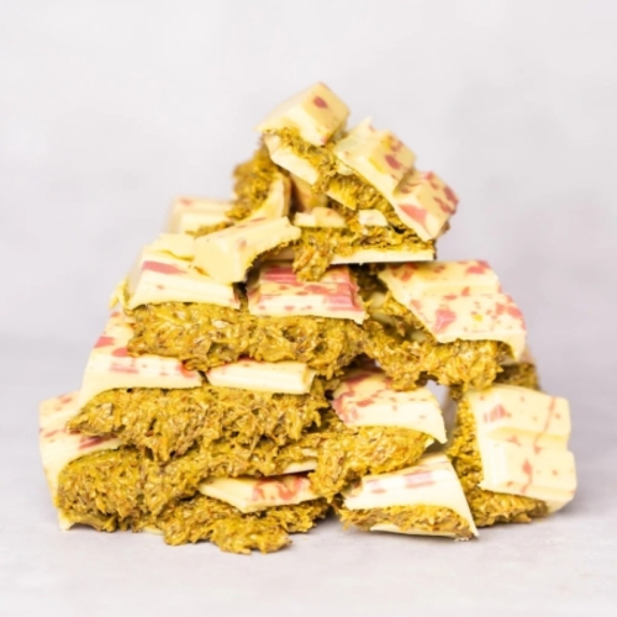 Dubai Witte chocolade met pistachenoten in 200 gram